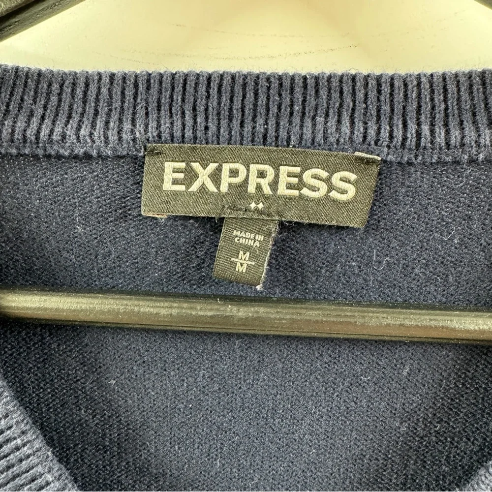 Express Men’s Navy Blue V-Neck Sweater Size Medium 100% Cotton - Picture 4 of 6